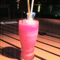 メインプールの横のバーでのんだスイカ・シェーク超美味しい