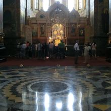 礼拝の場は教会の奥にあります。