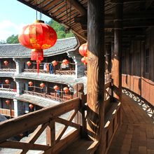 どの部屋も同じ広さ、同じ大きさだそう。一族皆平等の精神？