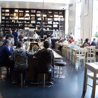 1Fはレストラン&カフェになっています。