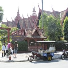 STREET１７８と１３の角が国立博物館の入口。