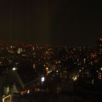 食堂兼談話室からの夜景。きれいですね。