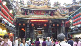 鍋貼餃子は絶品！　混雑に注意