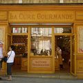 La Cure Gourmande -  いかにもフランスらしいビスケット屋さんです。