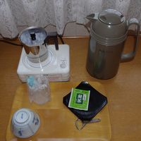 ポット・お茶・水の用意あり