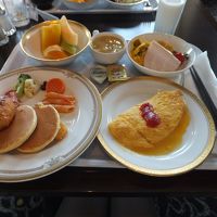 チーズ入りのオムレツです。プレーンもあります