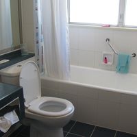 スリッパは持参した方がいいです。