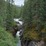 小さな子供も歩ける渓谷Maligne Canyon／JASPER