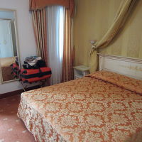 スーペリアルーム。部屋の広さは普通です。