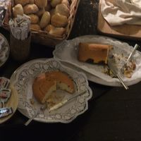 下の階をのぞき込むと、ケーキの種類が多いの(-_-)