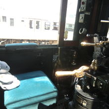 運転席にも座れます