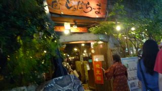 とぅばらーま　国際通り、店内に古民家の座敷が再現