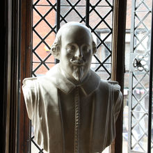 シェイクスピアの胸像