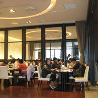 朝食会場〜とても広く雰囲気が良いです