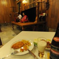 ビルマの竪琴の演奏を楽しみながらのディナーは、良い思い出だ。