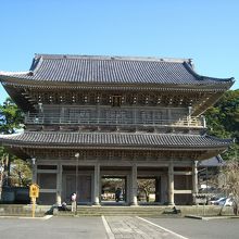 鎌倉最大の山門