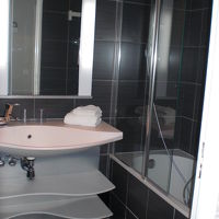 十分な広さ。トイレも別だからいいです。ランドリーは別の階にあ