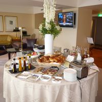 ラウンジでの朝食