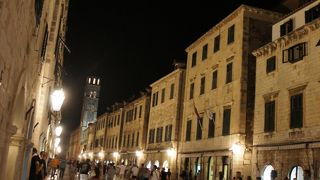 賑やかで買い物も楽しめるぜ！！プラッツァ通り♪