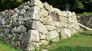 織田信長の天下統一を象徴する城郭だった安土城跡