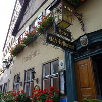 マルクト広場に面している本館の入口です