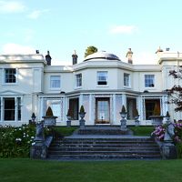 昔、貴族のマナーハウスだったであろう素敵な外観