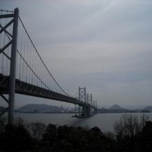 与島ＰＡから見た瀬戸大橋。