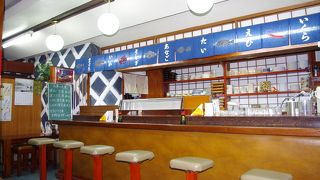 コロールの中心にある「美登寿司」日本人が多く訪れています