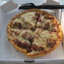 成人男性でなんとか一人で食べられる量かな。