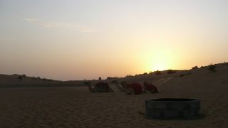 スリリングで楽しい、砂漠のサファリ♪