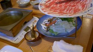 比較的リーズナブルに、黒豚のしゃぶしゃぶがいただけます