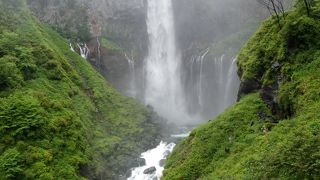 さすがは日本三名瀑、日本の滝百選ですっ！！ 