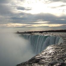 一度は見てみたかったナイアガラの滝！