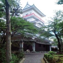 武器庫と見張り