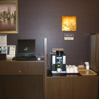無料PCとセルフの無料コーヒー