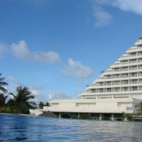 プールから見たホテルです