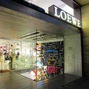 ロエベ　バルセロナ支店改築中のため移転　