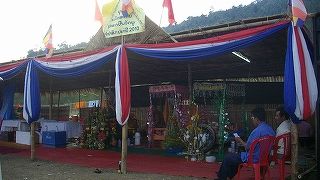 お祭りあとがうかがえるゴミ散乱