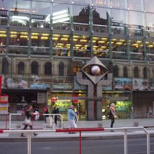 劇場の特徴ある外観