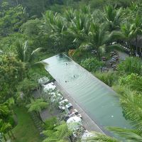 部屋から見たプール