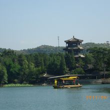 避暑山荘湖景区。手漕ぎ遊覧船があります。