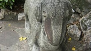 美しい建物と可愛い石仏などとても楽しめます