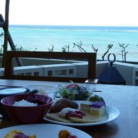 海を見ながらの朝食