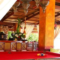 BAR。　どこを切り取っても個性的。