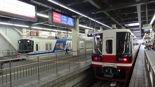 大きくて奇麗な駅でした。