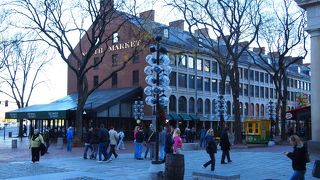 ダウンタウンのショッピングモール