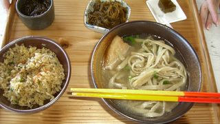 有名人も絶賛、もずくたっぷりもずくそば！