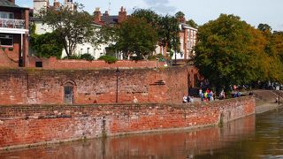 ローマ時代の城門などの遺跡