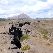 グリョウタギャウ。アメリカとヨーロッパの大陸裂け目。