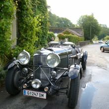 スワンホテルの前に止まっていたクラシックカー